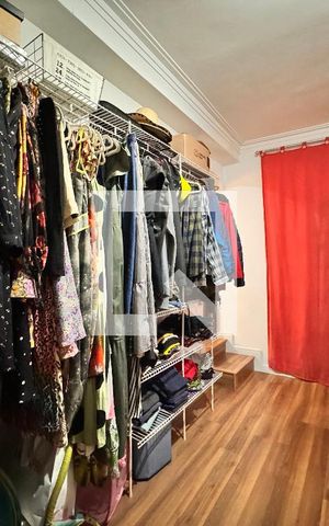 Casa à venda com 230m², 4 quartos e 3 vagas Casa à venda com 230m², 4 quartos e 3 vagasCloset da suíte
