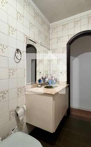 Casa à venda com 230m², 4 quartos e 3 vagas Casa à venda com 230m², 4 quartos e 3 vagasBanheiro