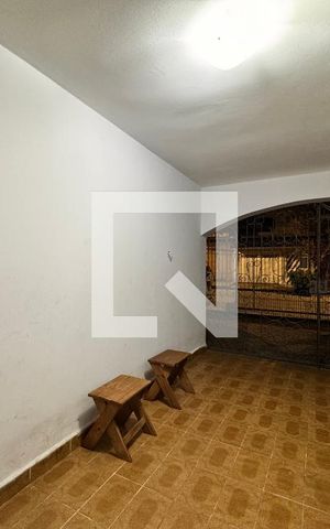 Casa à venda com 230m², 4 quartos e 3 vagas Casa à venda com 230m², 4 quartos e 3 vagasÁrea externa