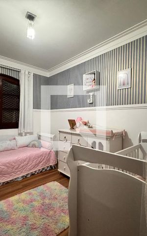 Casa à venda com 230m², 4 quartos e 3 vagas Casa à venda com 230m², 4 quartos e 3 vagasQuarto 1