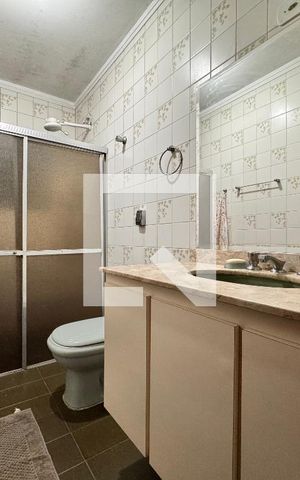 Casa à venda com 230m², 4 quartos e 3 vagas Casa à venda com 230m², 4 quartos e 3 vagasBanheiro