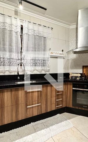 Casa à venda com 230m², 4 quartos e 3 vagas Casa à venda com 230m², 4 quartos e 3 vagasCozinha
