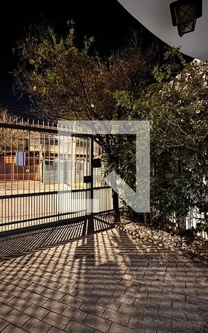 Casa à venda com 230m², 4 quartos e 3 vagas Casa à venda com 230m², 4 quartos e 3 vagasGaragem