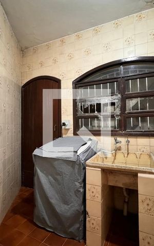 Casa à venda com 230m², 4 quartos e 3 vagas Casa à venda com 230m², 4 quartos e 3 vagasLavanderia