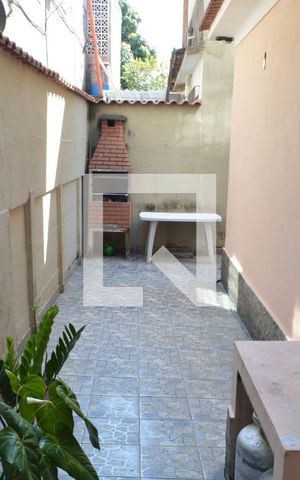 Casa à venda com 65m², 2 quartos e sem vagaQuintal