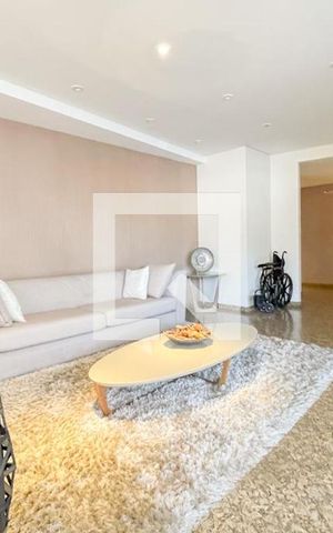 Apartamento à venda com 306m², 3 quartos e 4 vagas Apartamento à venda com 306m², 3 quartos e 4 vagasÁrea comum - Hall