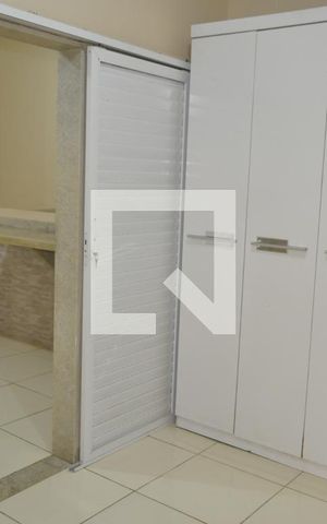 Casa para alugar com 60m², 1 quarto e sem vagaQuarto