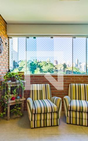 Apartamento à venda com 130m², 3 quartos e 3 vagas Apartamento à venda com 130m², 3 quartos e 3 vagasVaranda gourmet