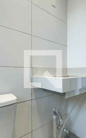 Apartamento à venda com 52m², 2 quartos e 1 vaga Apartamento à venda com 52m², 2 quartos e 1 vagaBanheiro Social