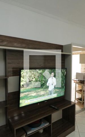 Casa à venda com 200m², 2 quartos e 2 vagasSala