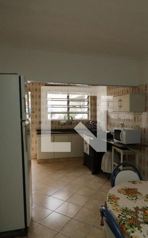 Casa à venda com 200m², 2 quartos e 2 vagasCozinha