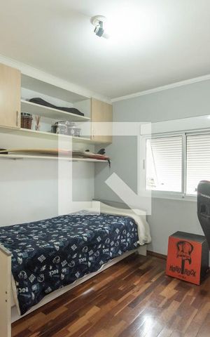Casa de condomínio à venda com 214m², 3 quartos e 3 vagas Casa de condomínio à venda com 214m², 3 quartos e 3 vagasQuarto 1