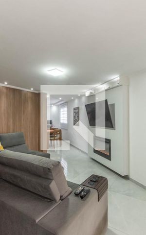 Casa de condomínio à venda com 214m², 3 quartos e 3 vagas Casa de condomínio à venda com 214m², 3 quartos e 3 vagasSala