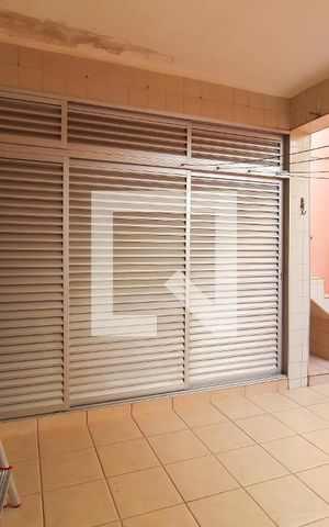 Casa à venda com 172m², 2 quartos e 2 vagasÁrea de Serviço