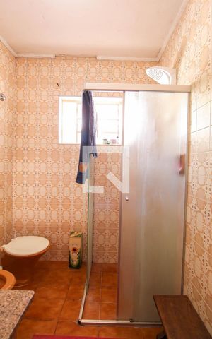 Casa à venda com 172m², 2 quartos e 2 vagasBanheiro