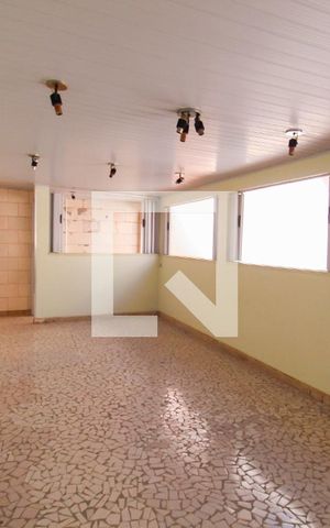 Casa à venda com 172m², 2 quartos e 2 vagasÁrea externa