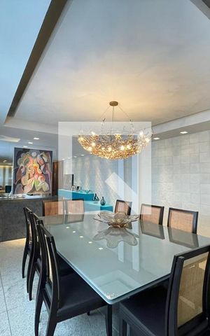 Apartamento à venda com 276m², 4 quartos e 5 vagas Apartamento à venda com 276m², 4 quartos e 5 vagasSala