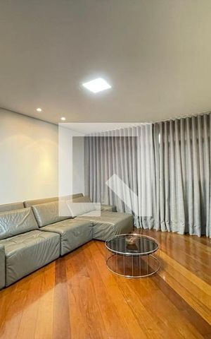 Apartamento à venda com 276m², 4 quartos e 5 vagas Apartamento à venda com 276m², 4 quartos e 5 vagasSala