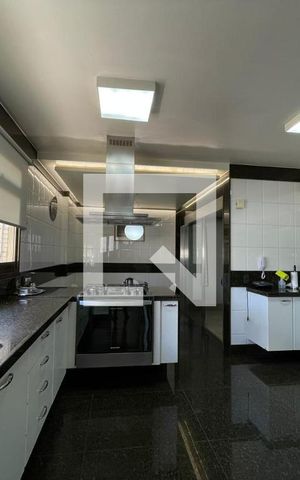 Apartamento à venda com 276m², 4 quartos e 5 vagas Apartamento à venda com 276m², 4 quartos e 5 vagasCozinha