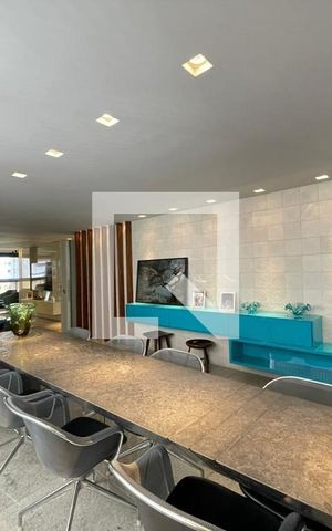 Apartamento à venda com 276m², 4 quartos e 5 vagas Apartamento à venda com 276m², 4 quartos e 5 vagasSala