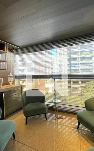 Apartamento à venda com 276m², 4 quartos e 5 vagas Apartamento à venda com 276m², 4 quartos e 5 vagasSala