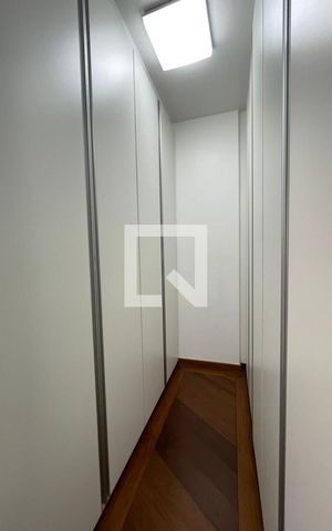 Apartamento à venda com 276m², 4 quartos e 5 vagas Apartamento à venda com 276m², 4 quartos e 5 vagasQuarto 4