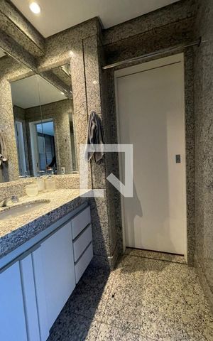 Apartamento à venda com 276m², 4 quartos e 5 vagas Apartamento à venda com 276m², 4 quartos e 5 vagasBanheiro 1