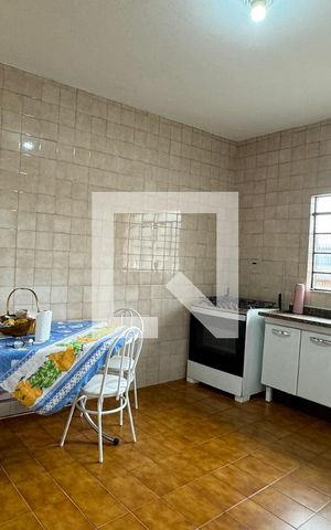 Casa para alugar com 400m², 4 quartos e 8 vagasCozinha