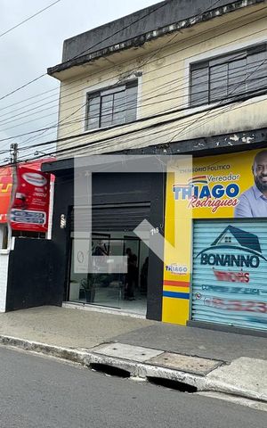 Casa para alugar com 400m², 4 quartos e 8 vagasFachada