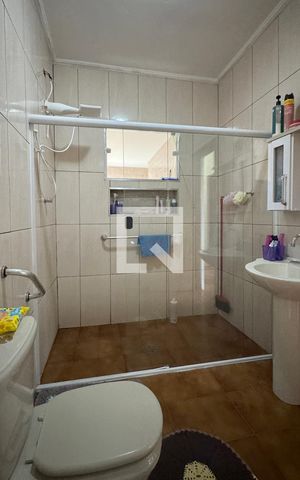 Casa para alugar com 400m², 4 quartos e 8 vagasBanheiro