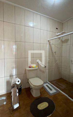 Casa para alugar com 400m², 4 quartos e 8 vagasBanheiro