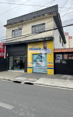 Casa para alugar com 400m², 4 quartos e 8 vagasFachada
