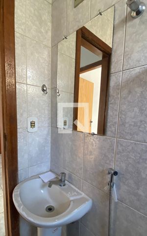 Apartamento à venda com 70m², 2 quartos e 1 vaga Apartamento à venda com 70m², 2 quartos e 1 vagaBanheiro Social