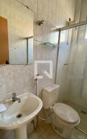 Apartamento à venda com 70m², 2 quartos e 1 vaga Apartamento à venda com 70m², 2 quartos e 1 vagaBanheiro Social