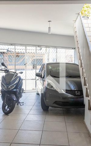 Casa à venda com 140m², 2 quartos e 2 vagas Casa à venda com 140m², 2 quartos e 2 vagasVista da sala