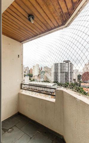 Apartamento à venda com 75m², 2 quartos e 1 vaga Apartamento à venda com 75m², 2 quartos e 1 vagaVaranda