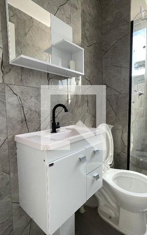 Apartamento para alugar com 42m², 2 quartos e sem vaga Apartamento para alugar com 42m², 2 quartos e sem vagaBanheiro