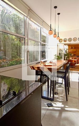 Apartamento à venda com 190m², 4 quartos e 1 vaga Apartamento à venda com 190m², 4 quartos e 1 vagaSala varanda gourmet