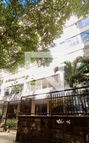 Apartamento à venda com 190m², 4 quartos e 1 vaga Apartamento à venda com 190m², 4 quartos e 1 vagaFachada com cartaz QA