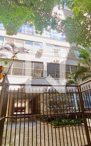 Apartamento à venda com 190m², 4 quartos e 1 vaga Apartamento à venda com 190m², 4 quartos e 1 vagaFachada com cartaz QA