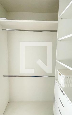 Apartamento para alugar com 184m², 2 quartos e 3 vagas Apartamento para alugar com 184m², 2 quartos e 3 vagasCloset