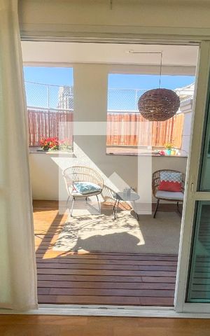 Apartamento para alugar com 184m², 2 quartos e 3 vagas Apartamento para alugar com 184m², 2 quartos e 3 vagasVaranda