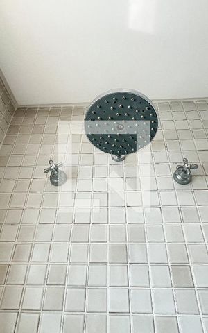 Apartamento para alugar com 184m², 2 quartos e 3 vagas Apartamento para alugar com 184m², 2 quartos e 3 vagasBanheiro da Suíte 2