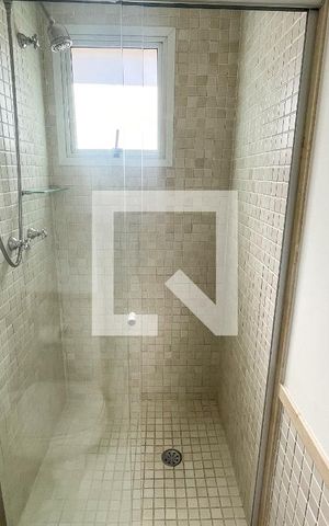 Apartamento para alugar com 184m², 2 quartos e 3 vagas Apartamento para alugar com 184m², 2 quartos e 3 vagasBanheiro da Suíte 1