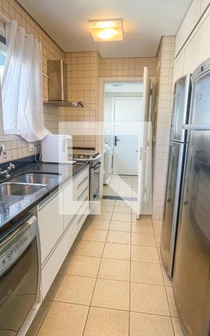 Apartamento para alugar com 184m², 2 quartos e 3 vagas Apartamento para alugar com 184m², 2 quartos e 3 vagasCozinha