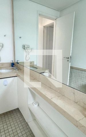 Apartamento para alugar com 184m², 2 quartos e 3 vagas Apartamento para alugar com 184m², 2 quartos e 3 vagasBanheiro da Suíte 2