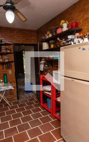 Casa de condomínio à venda com 350m², 3 quartos e 4 vagas Casa de condomínio à venda com 350m², 3 quartos e 4 vagasCozinha