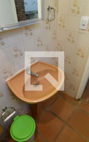 Casa à venda com 120m², 2 quartos e 2 vagasBanheiro de serviço