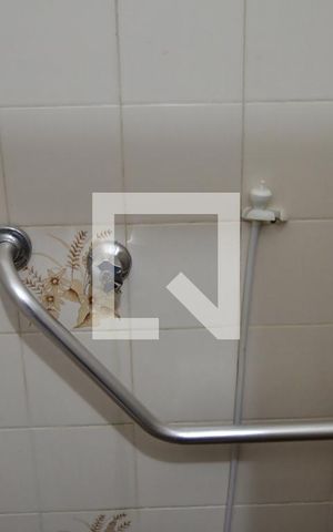 Casa à venda com 120m², 2 quartos e 2 vagasBanheiro Suíte 1 - Detalhe