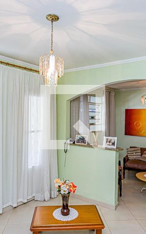 Casa à venda com 450m², 6 quartos e 2 vagas Casa à venda com 450m², 6 quartos e 2 vagasSala - edícula 3